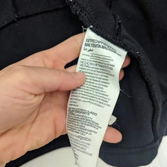 Under Armor black zip hoodie jacket, XS - Picture 5 of 8